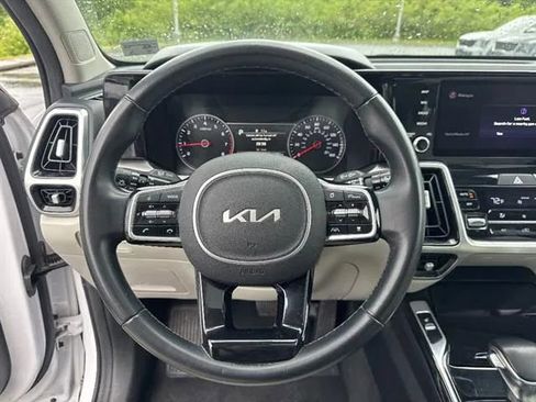 Used 2022 Kia Sorento SX FWD image 9
