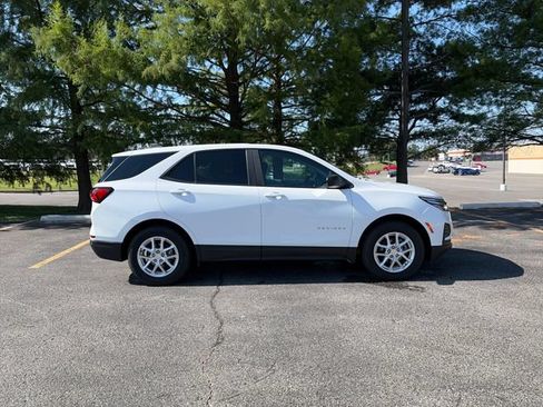 Used 2023 Chevrolet Equinox LS w/ Driver Confidence II Package AWD/4WD image 6