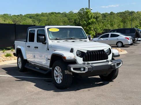 Used 2023 Jeep Gladiator Sport AWD/4WD image 5