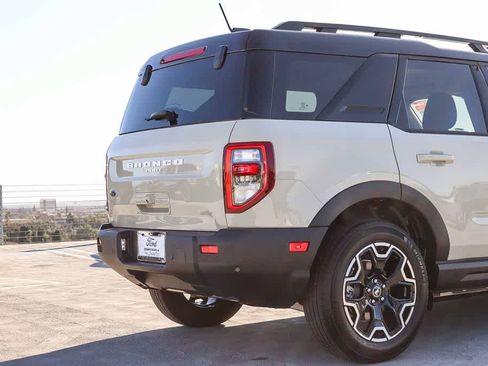 Used 2025 Ford Bronco Sport Outer Banks AWD/4WD image 9