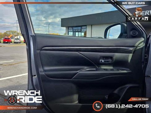 Used 2016 Mitsubishi Outlander SEL image 50