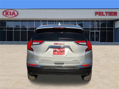 Used 2022 GMC Terrain SLT image 5