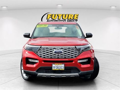 Certified 2022 Ford Explorer Platinum w/ Equipment Group 601A image 2