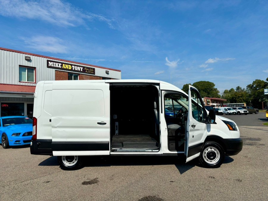 Used 2019 Ford Transit 250 148 Medium Roof RWD image 5