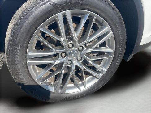Used 2023 Acura MDX SH-AWD w/ Advance Package image 30