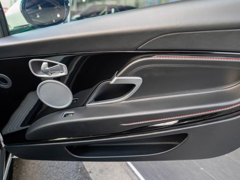 Used 2019 Aston Martin DB11 Coupe image 24