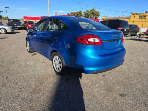 Used 2013 Ford Fiesta SE image 7