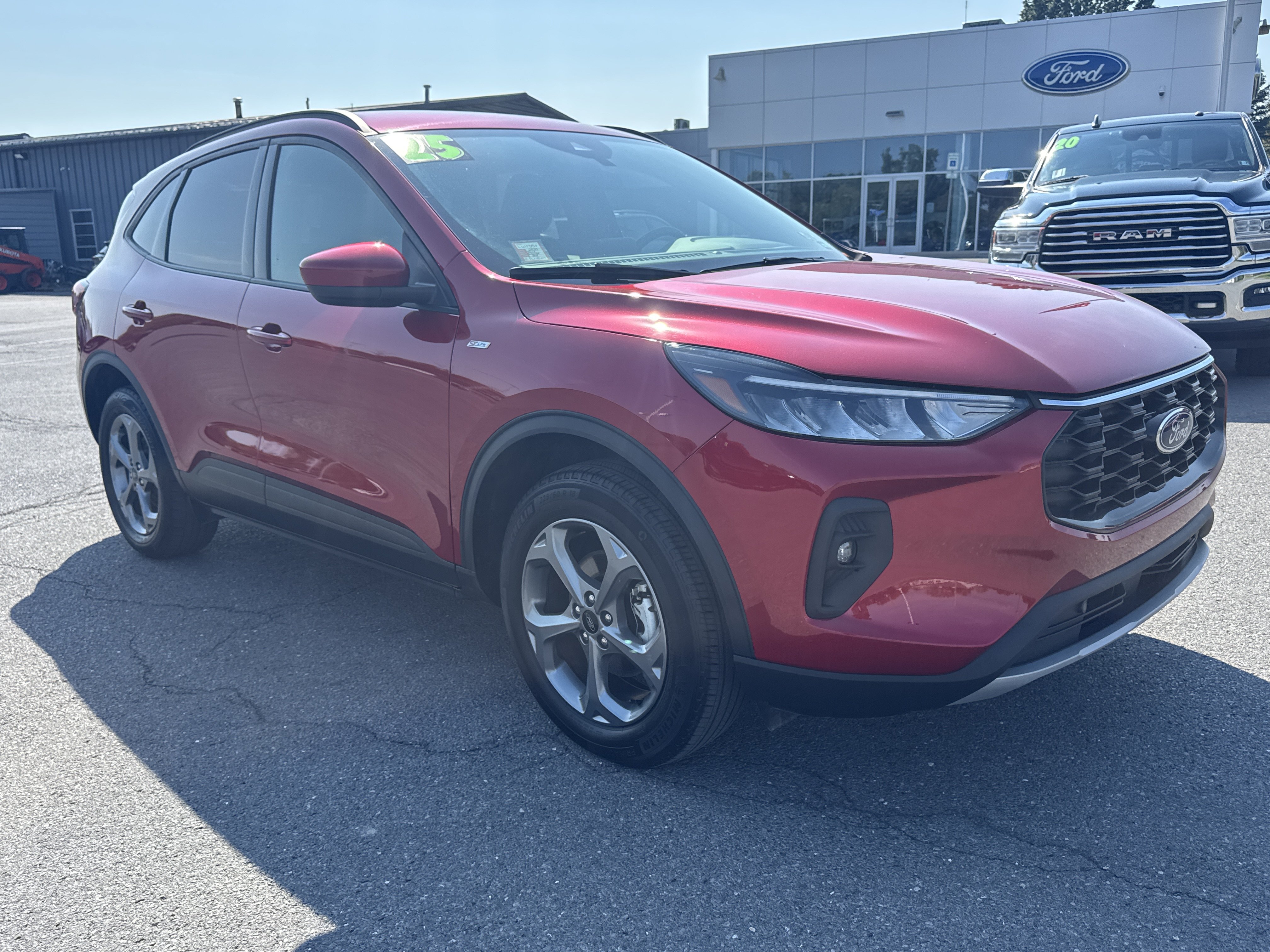 Used 2025 Ford Escape ST-Line Select AWD/4WD image 1