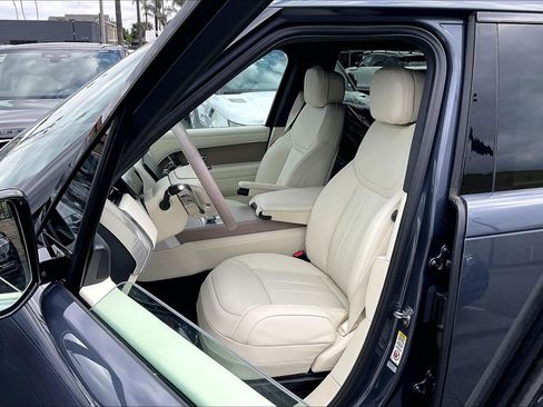 New 2026 Land Rover Range Rover Long Wheelbase SE AWD/4WD image 14