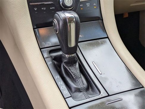 Used 2016 Ford Taurus Limited image 16