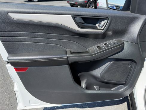 Certified 2022 Ford Escape SE AWD/4WD image 10