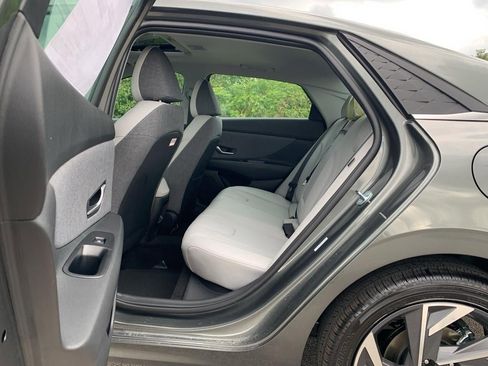 New 2025 Hyundai Elantra Limited image 43