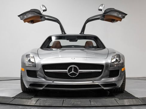 Used 2012 Mercedes-Benz SLS AMG Coupe image 37