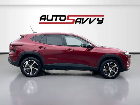 Used 2024 Chevrolet Trax RS FWD image 8