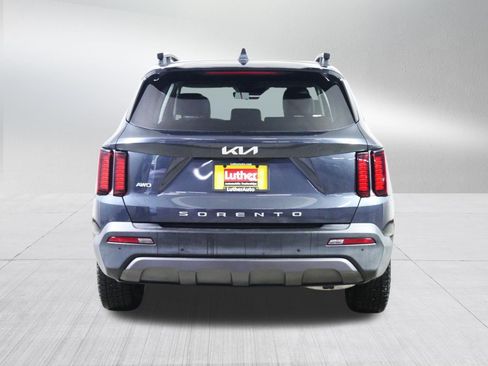 Used 2022 Kia Sorento S AWD/4WD image 6