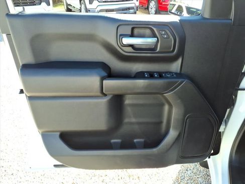 Used 2022 Chevrolet Silverado 1500 Custom image 14