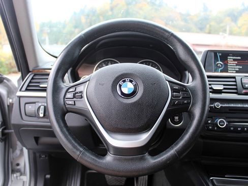 Used 2014 BMW 328i xDrive XI SULEV image 13