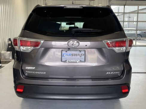 Used 2014 Toyota Highlander XLE image 4