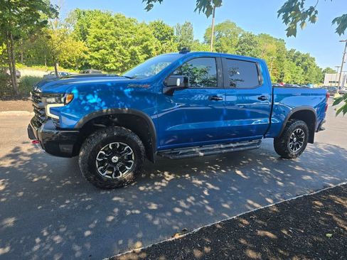 Used 2022 Chevrolet Silverado 1500 ZR2 w/ Technology Package AWD/4WD image 3