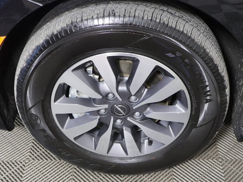 Used 2023 Chrysler Pacifica Touring-L FWD image 18