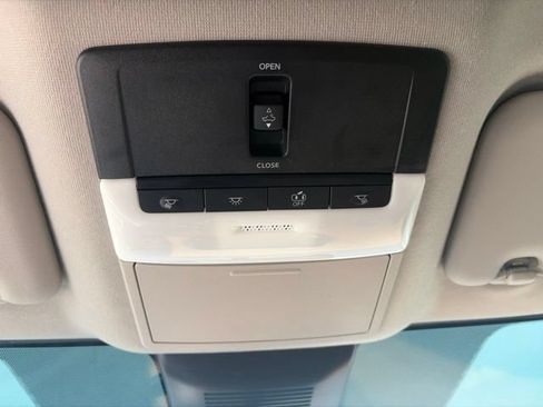 Used 2025 Nissan Sentra SV w/ SV Premium Package FWD image 26