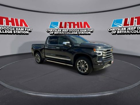 Used 2023 Chevrolet Silverado 1500 High Country w/ Technology Package AWD/4WD image 2
