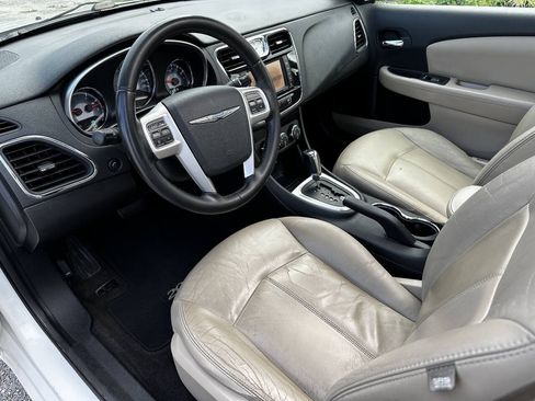 Used 2011 Chrysler 200 Limited FWD image 12