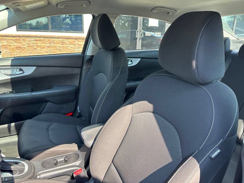 Used 2024 Kia Forte LXS FWD image 3