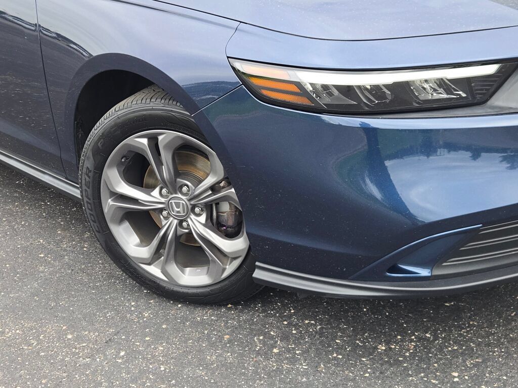 Used 2023 Honda Accord EX image 3
