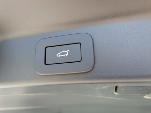 New 2026 Jaguar F-PACE R-Dynamic S image 9