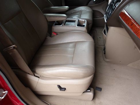 Used 2013 Chrysler Town & Country Touring-L w/ Driver Convenience Group FWD image 61