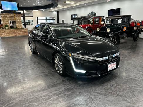 Used 2018 Honda Clarity Plug-In Hybrid image 3