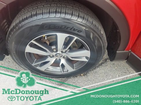 Used 2017 Toyota RAV4 XLE image 25