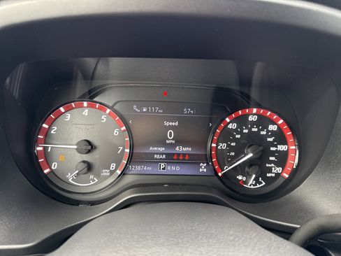 Used 2021 Nissan Titan PRO-4X w/ Pro-4x Convenience Package image 17