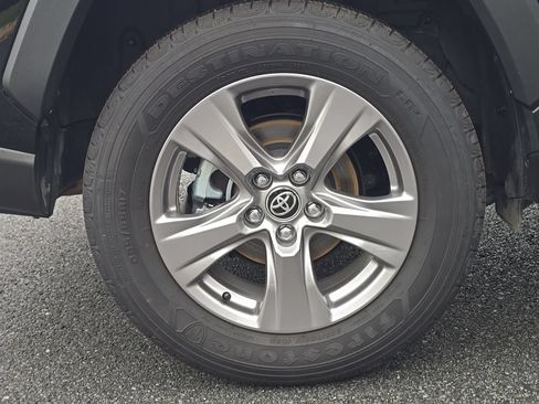 Used 2025 Toyota RAV4 XLE AWD/4WD image 7