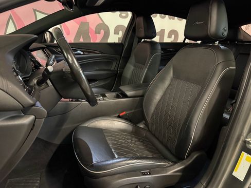 Used 2019 Buick Regal Avenir w/ Driver Confidence Package II image 20