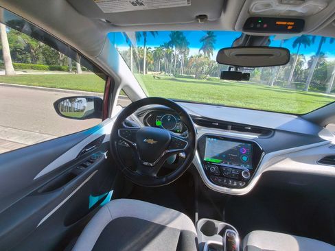Used 2017 Chevrolet Bolt LT FWD image 11