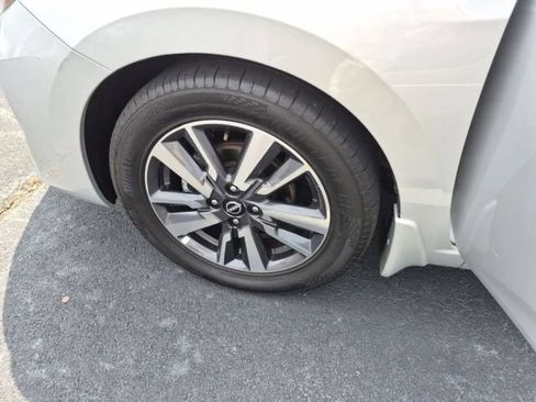 Used 2023 Nissan Versa S w/ S Plus Package FWD image 14