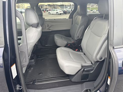 Certified 2024 Toyota Sienna XLE image 10