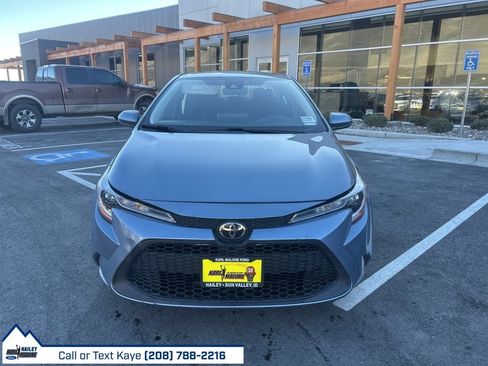 Used 2020 Toyota Corolla LE image 2
