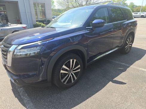 Used 2023 Nissan Pathfinder Platinum w/ Cargo Package image 1