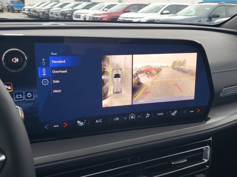 New 2026 Chevrolet Traverse LT w/ Sun and Wheel Package image 21