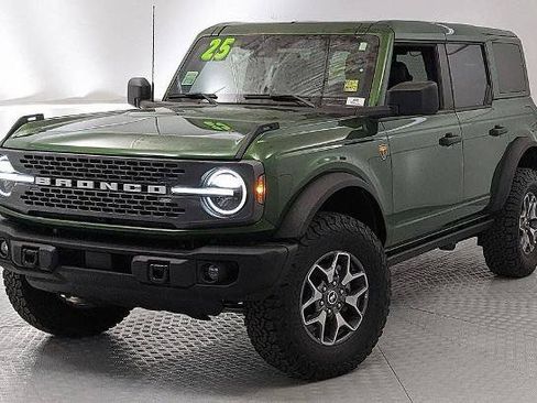 Certified 2025 Ford Bronco Badlands AWD/4WD image 6
