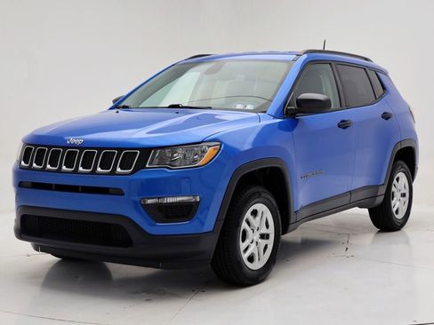 Used 2017 Jeep Compass Sport image 2