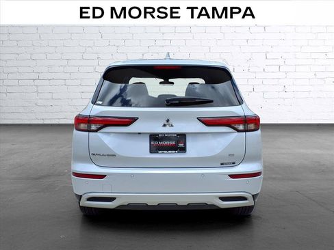 Used 2022 Mitsubishi Outlander SE FWD image 4