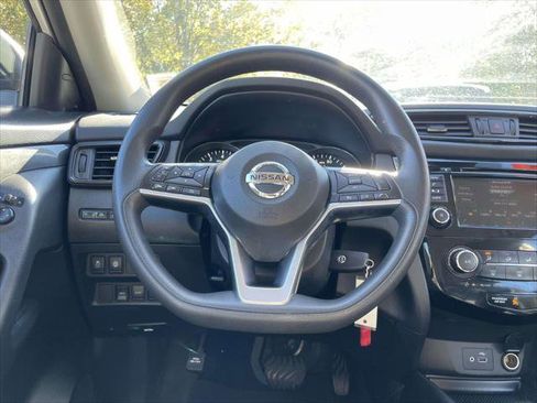 Used 2020 Nissan Rogue S image 16