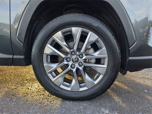 Used 2021 Toyota RAV4 Limited image 38