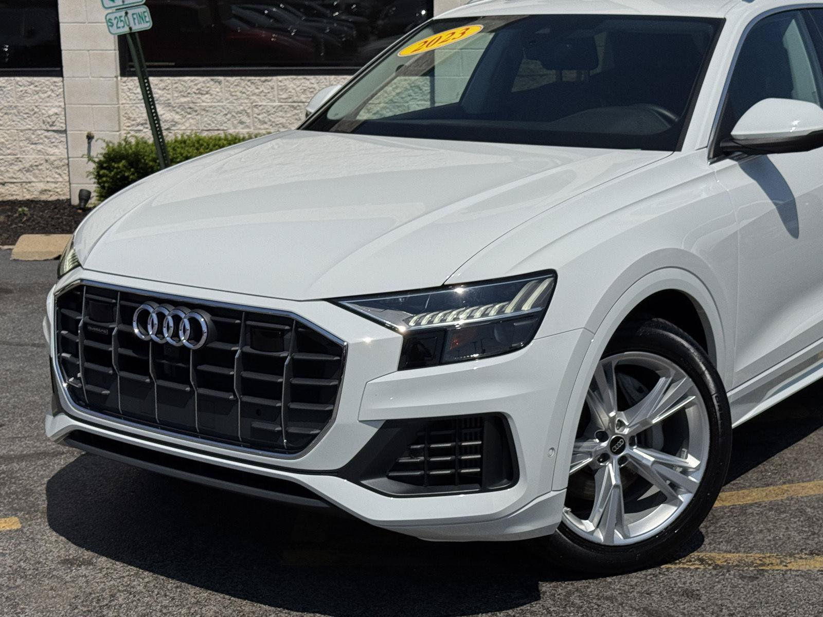Used 2023 Audi Q8 Premium w/ Convenience Package AWD/4WD image 3