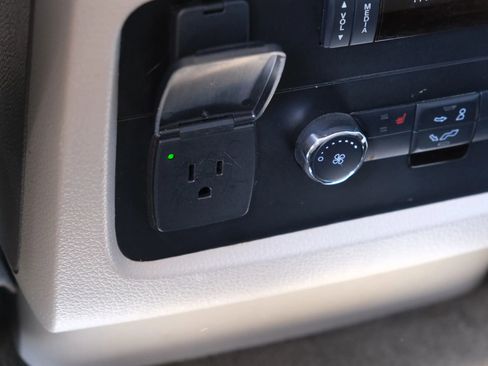 Used 2015 Lincoln Navigator 4WD image 26