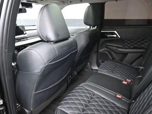 Used 2024 Mitsubishi Outlander SEL image 10